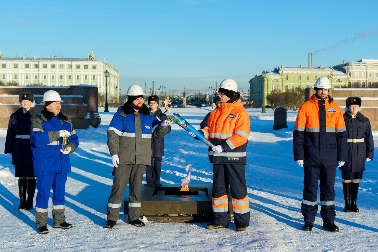 Вечный огонь на Марсовом поле 2.jpg Вечный огонь на Марсовом поле 2.jpg